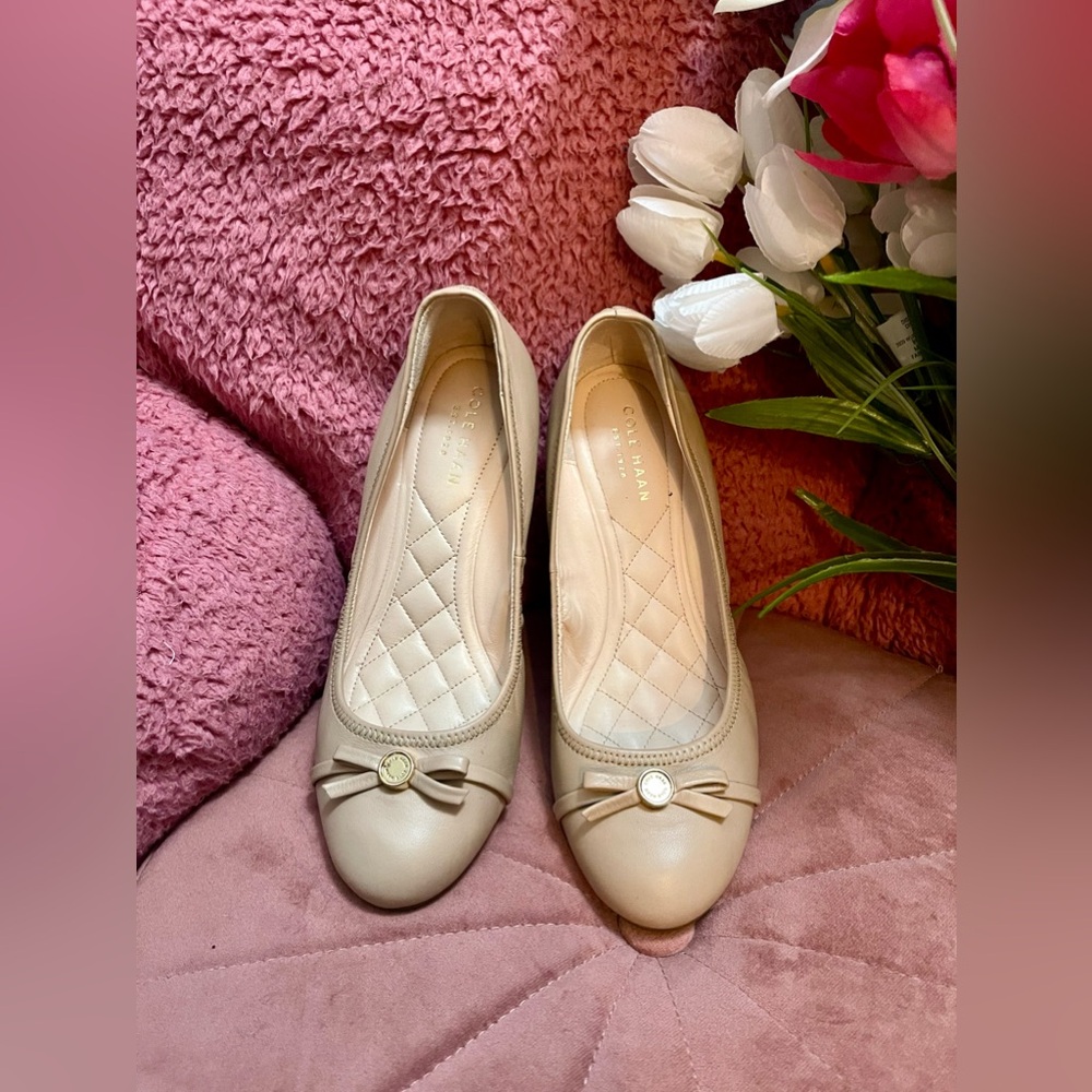💖 Pre-Loved sandal close toe size 6 color nude - Picture 4 of 9